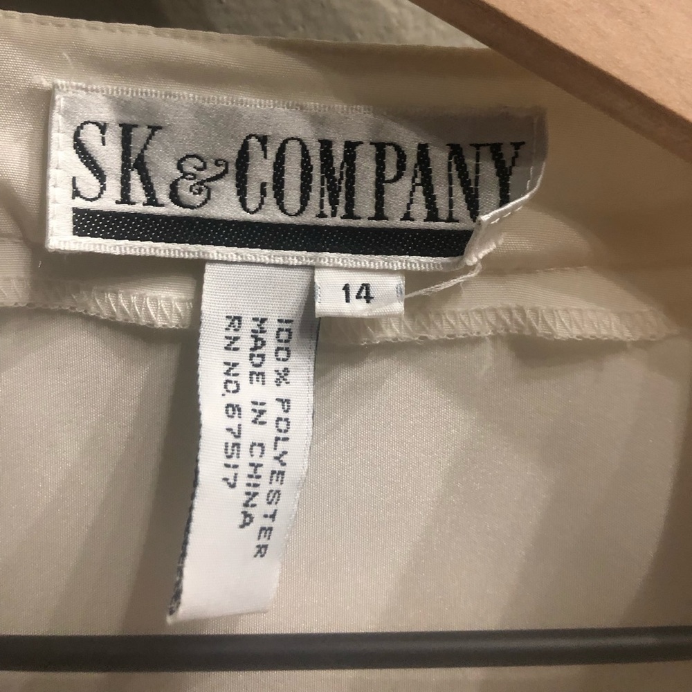 Button down - Picture 3 of 3